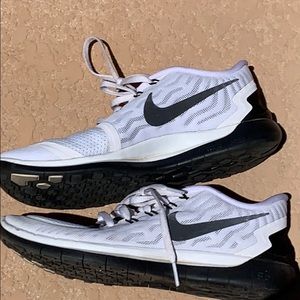 Women’s Nike Free Barefoot Ride 5.0 size 8.5